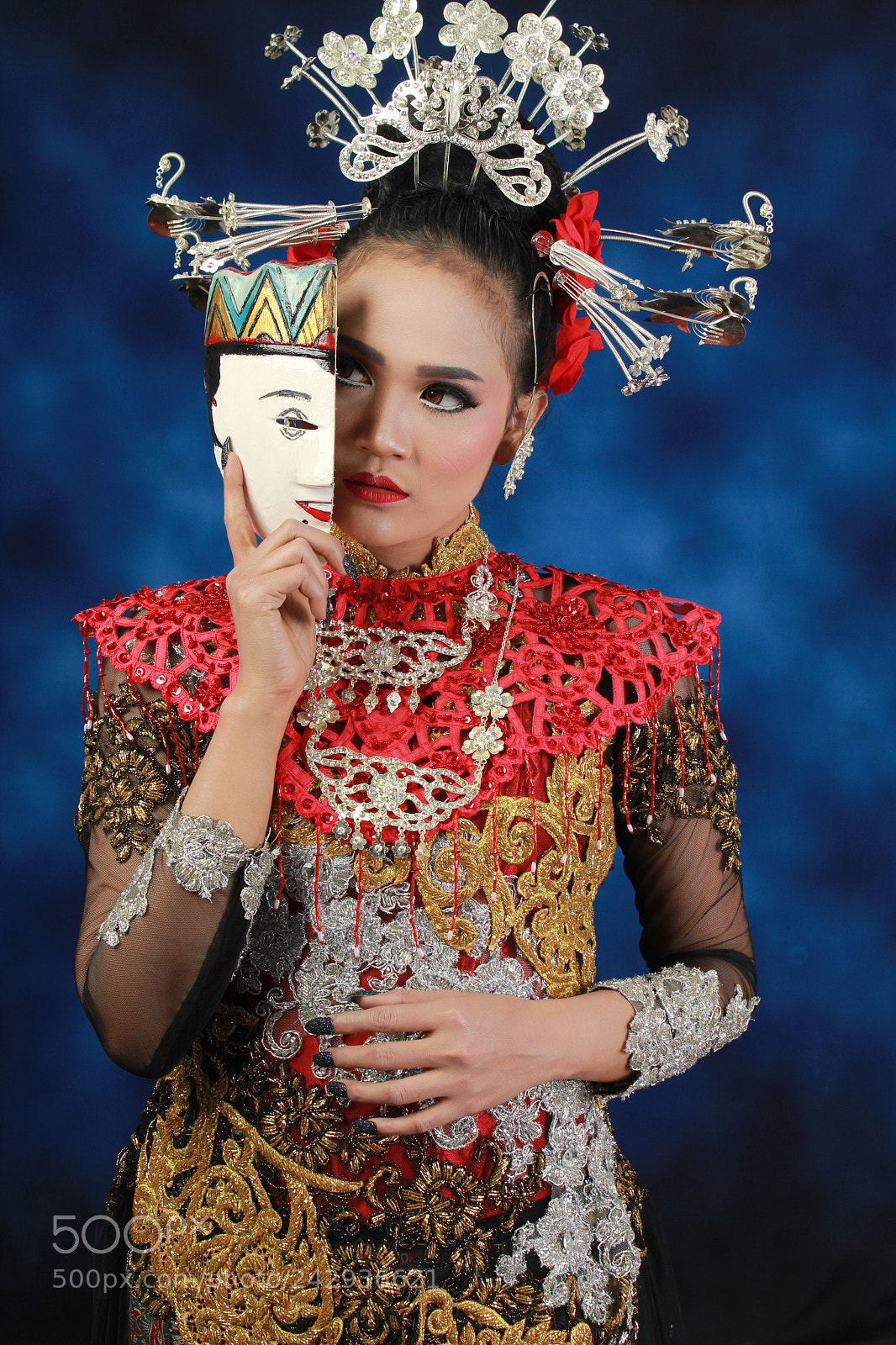 Canon EOS 1300D (EOS Rebel T6 / EOS Kiss X80) sample photo. Penari topeng betawi photography