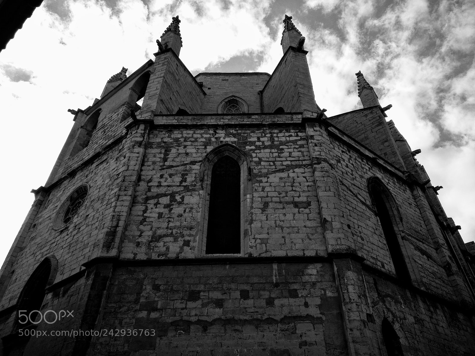 HUAWEI nova plus sample photo. M.g. rear facade church photography