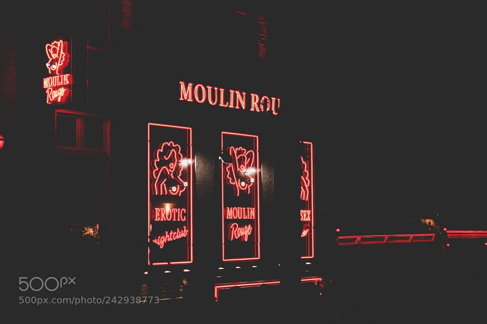 Canon EOS 1000D (EOS Digital Rebel XS / EOS Kiss F) sample photo. Moulin rouge - amsterdam photography