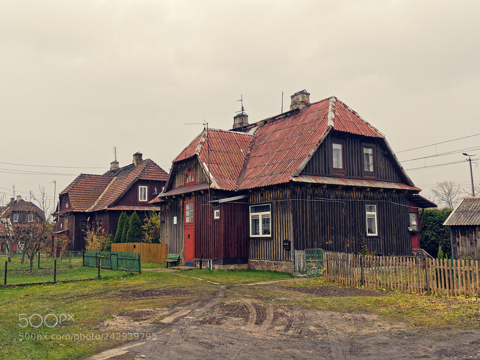 Olympus OM-D E-M10 sample photo. Apy ,railhouses from 1924 photography