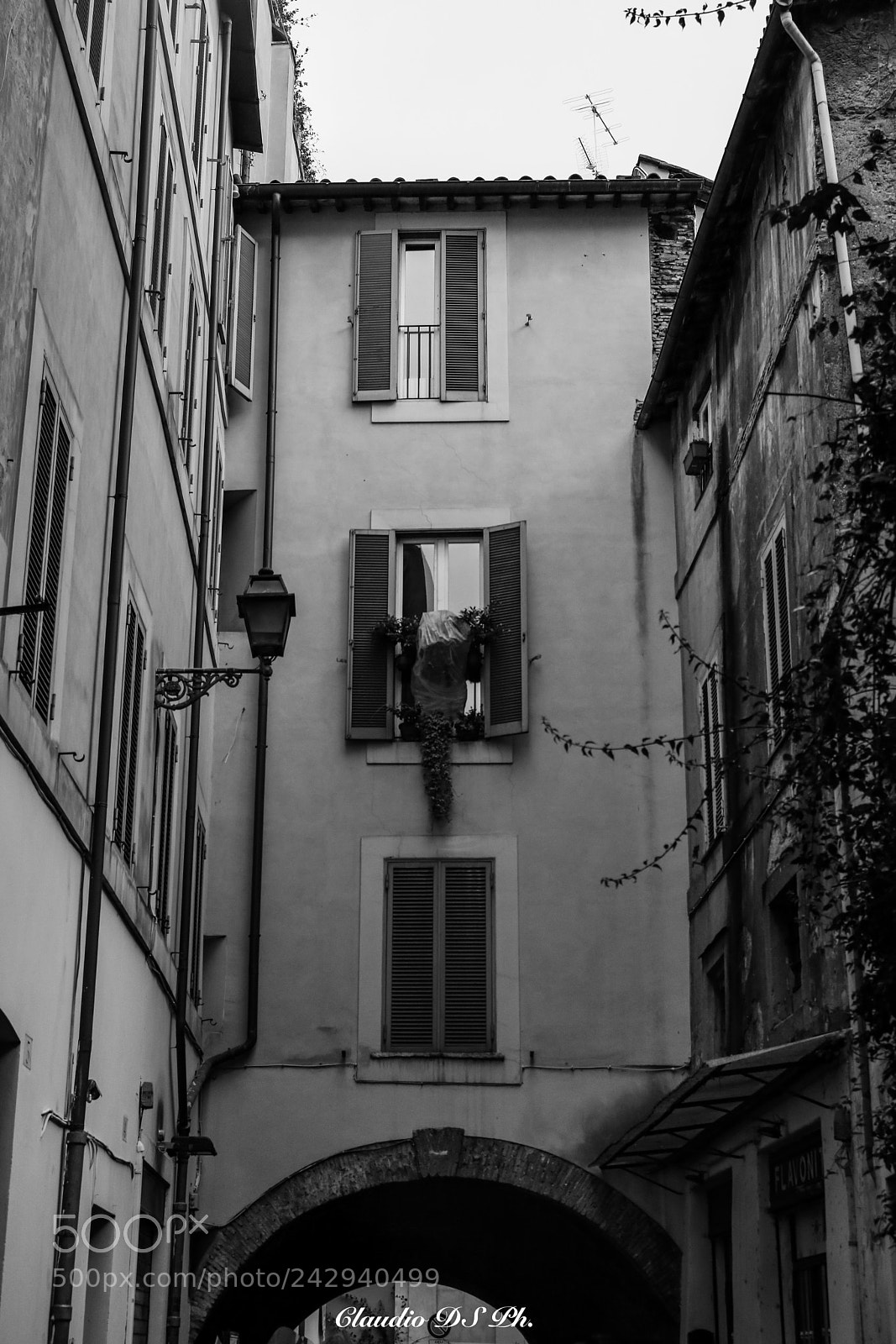 Canon EOS 750D (EOS Rebel T6i / EOS Kiss X8i) sample photo. Verticalization, rome. photography