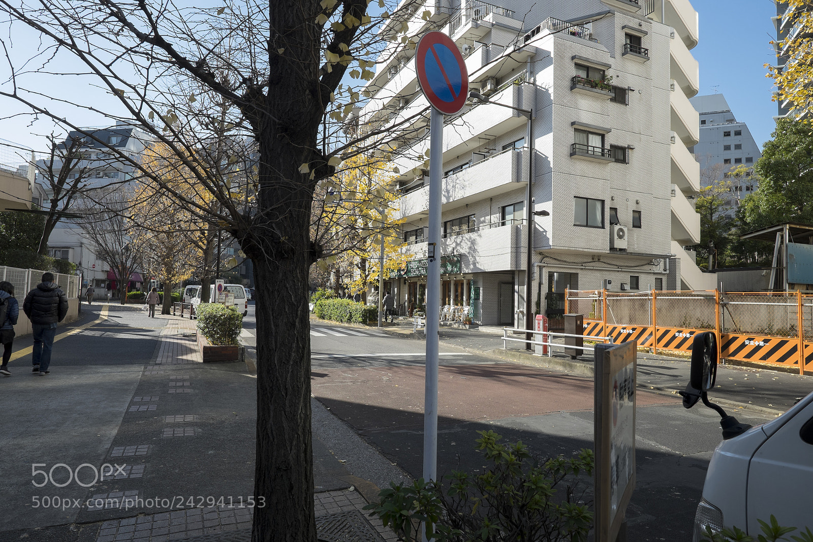 Fujifilm X-T1 sample photo. Tokyo.新宿区新宿　文化センター通り photography
