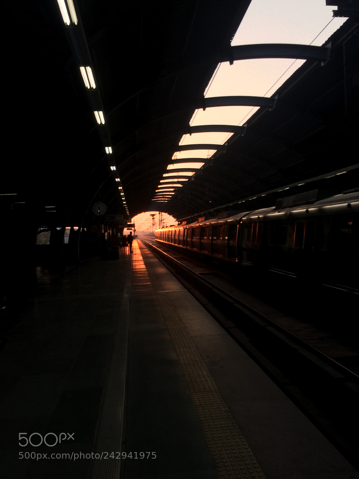 Apple iPhone 5s sample photo. Eagerly waiting  photography