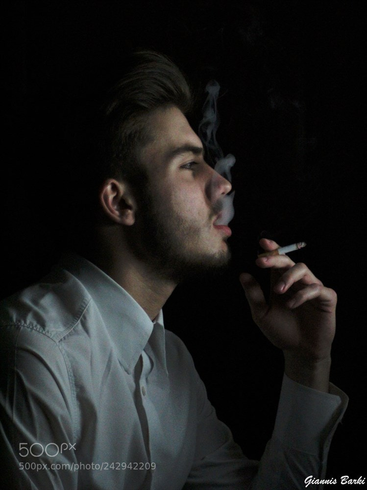 Canon EOS 1200D (EOS Rebel T5 / EOS Kiss X70 / EOS Hi) sample photo. "smoke man" photography
