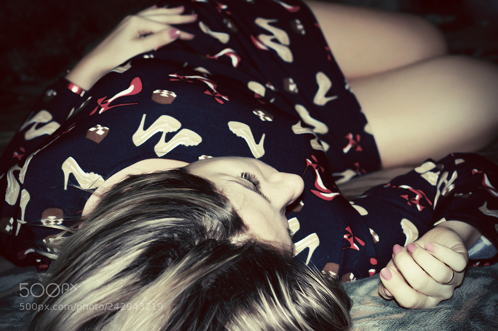 Canon EOS 550D (EOS Rebel T2i / EOS Kiss X4) sample photo. Sleeping girl photography