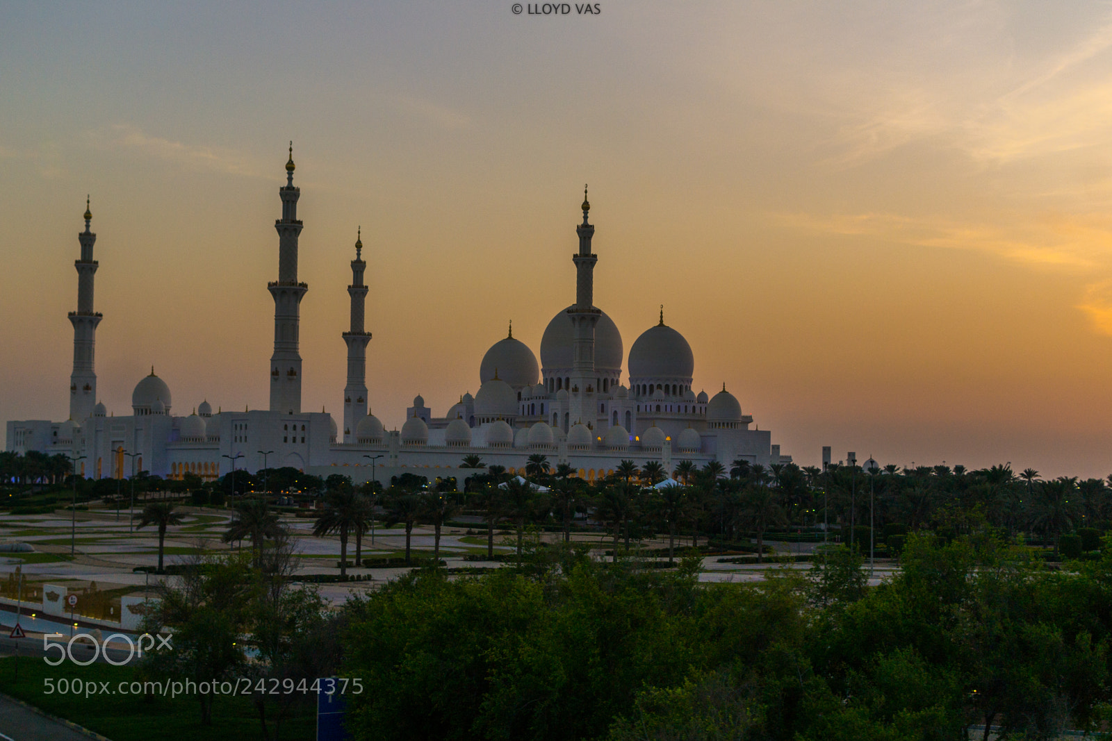 Nikon D3100 sample photo. Sheikh zayed mosque skyline photography