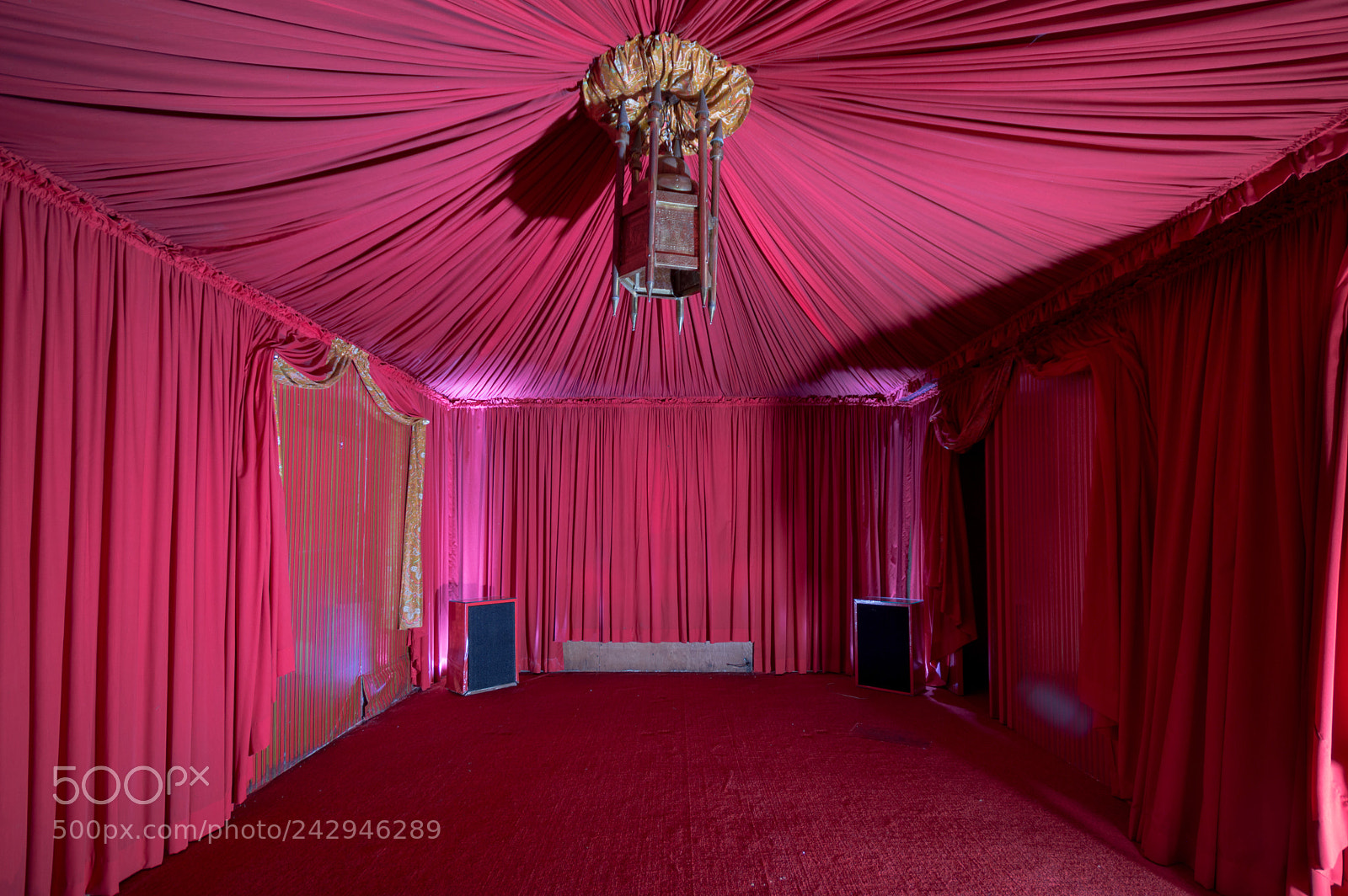 Nikon D3200 sample photo. Abandoned mafia boss mansion photography