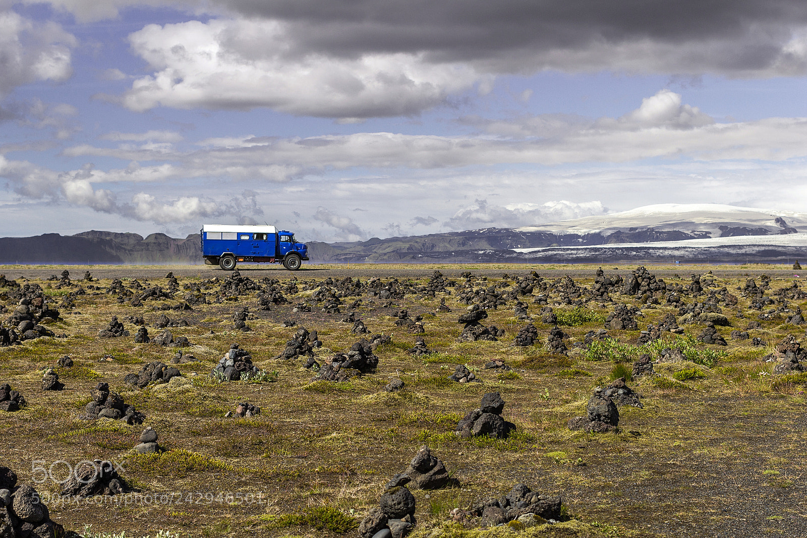 Canon EOS 60D sample photo. Blue truck photography