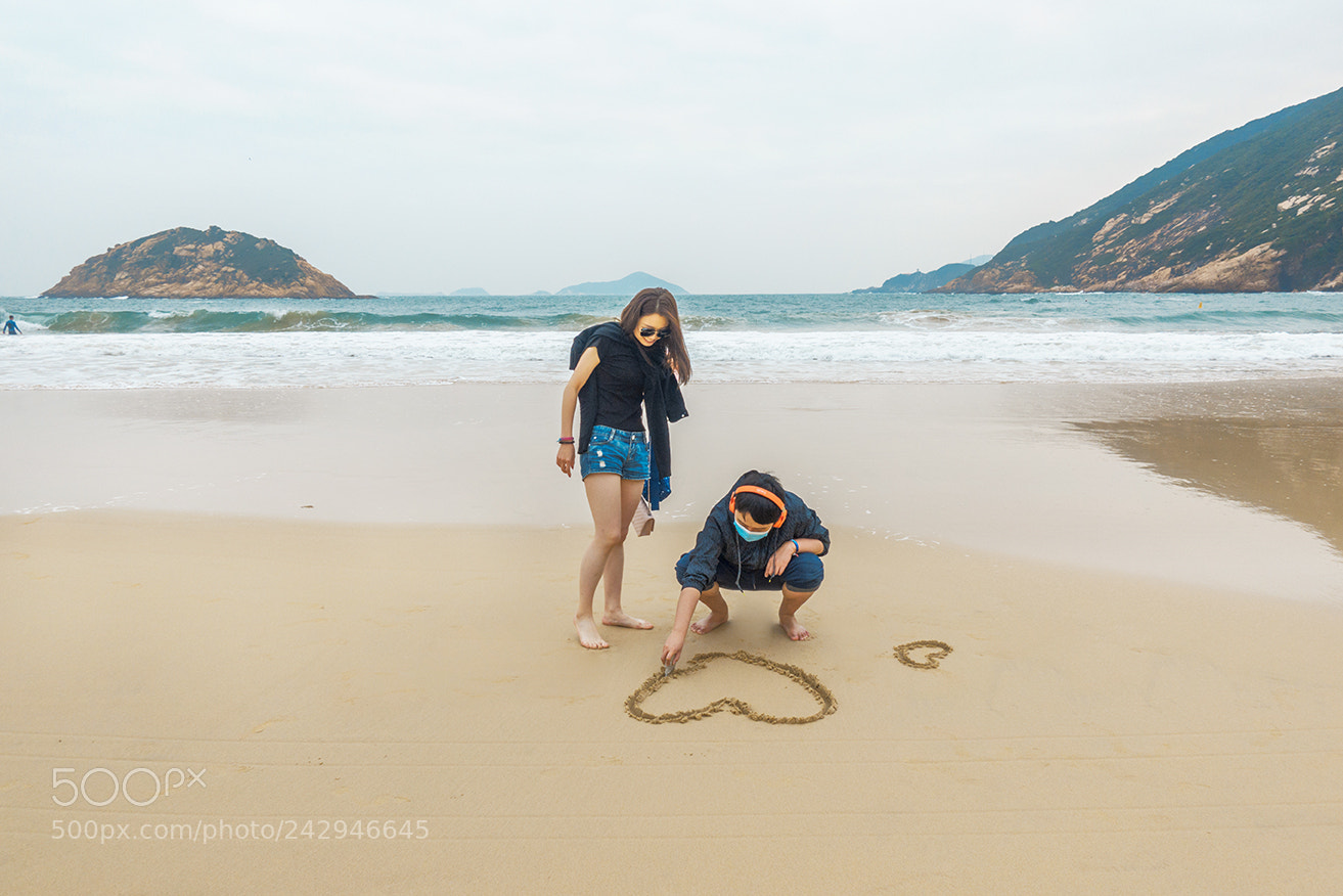 Sony DSC-RX100M5 sample photo. On the beach 海滩拾零3 photography