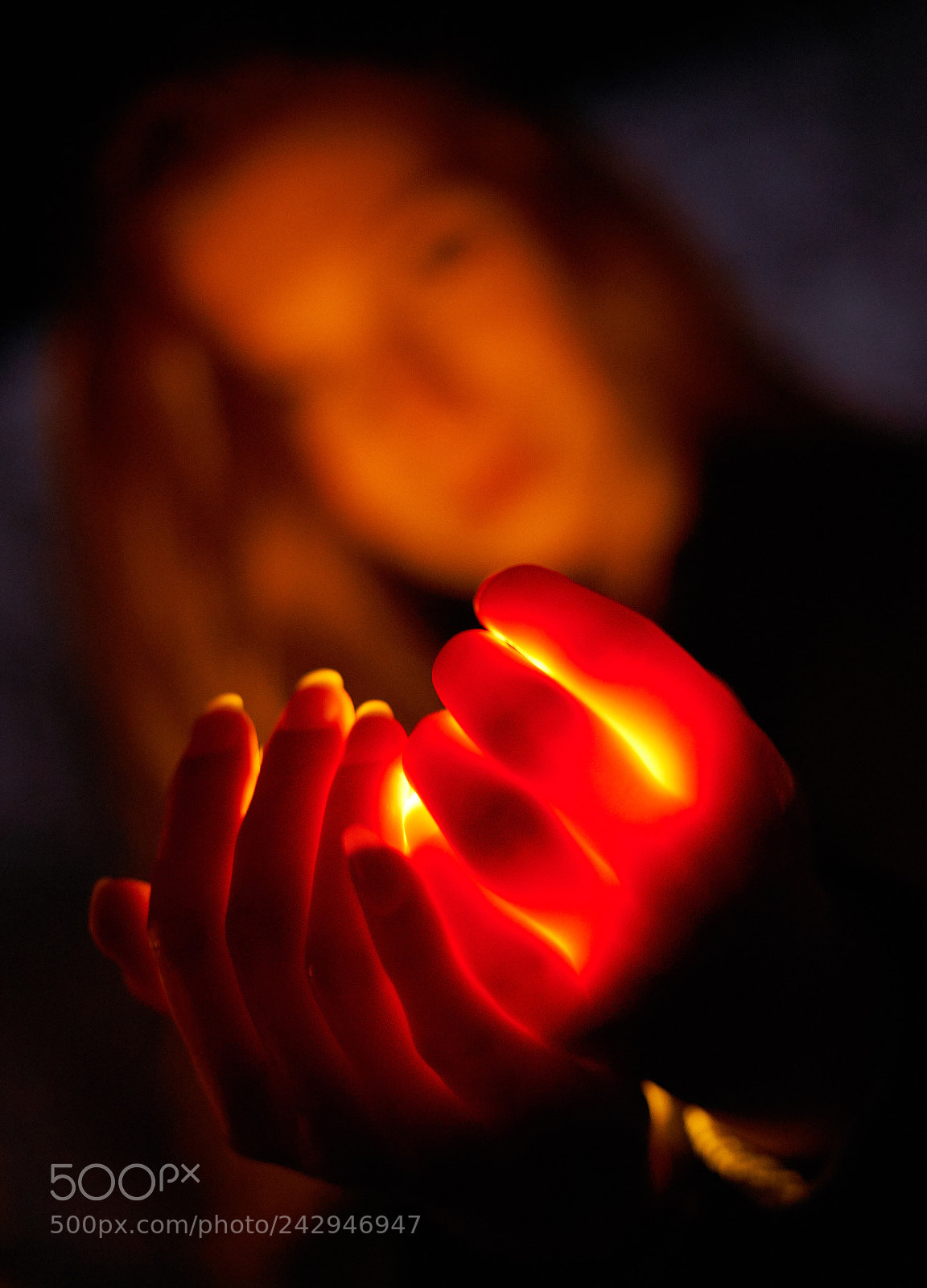 Sony a7 II sample photo. Shine in her hand photography