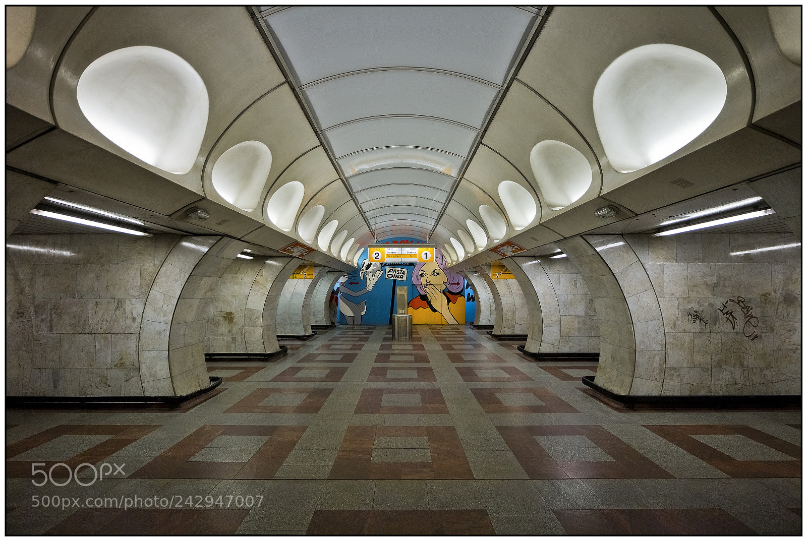 Canon EOS M sample photo. Metro, prague. photography
