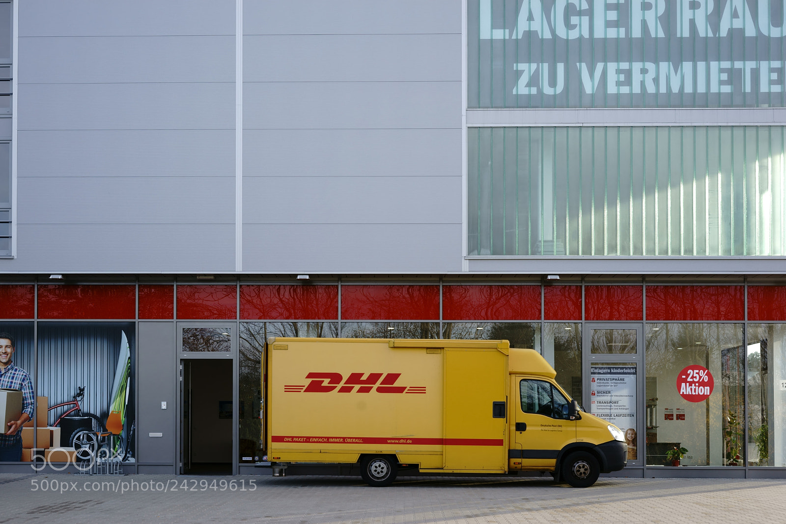 Sony a7 II sample photo. Dhl paketzusteller photography