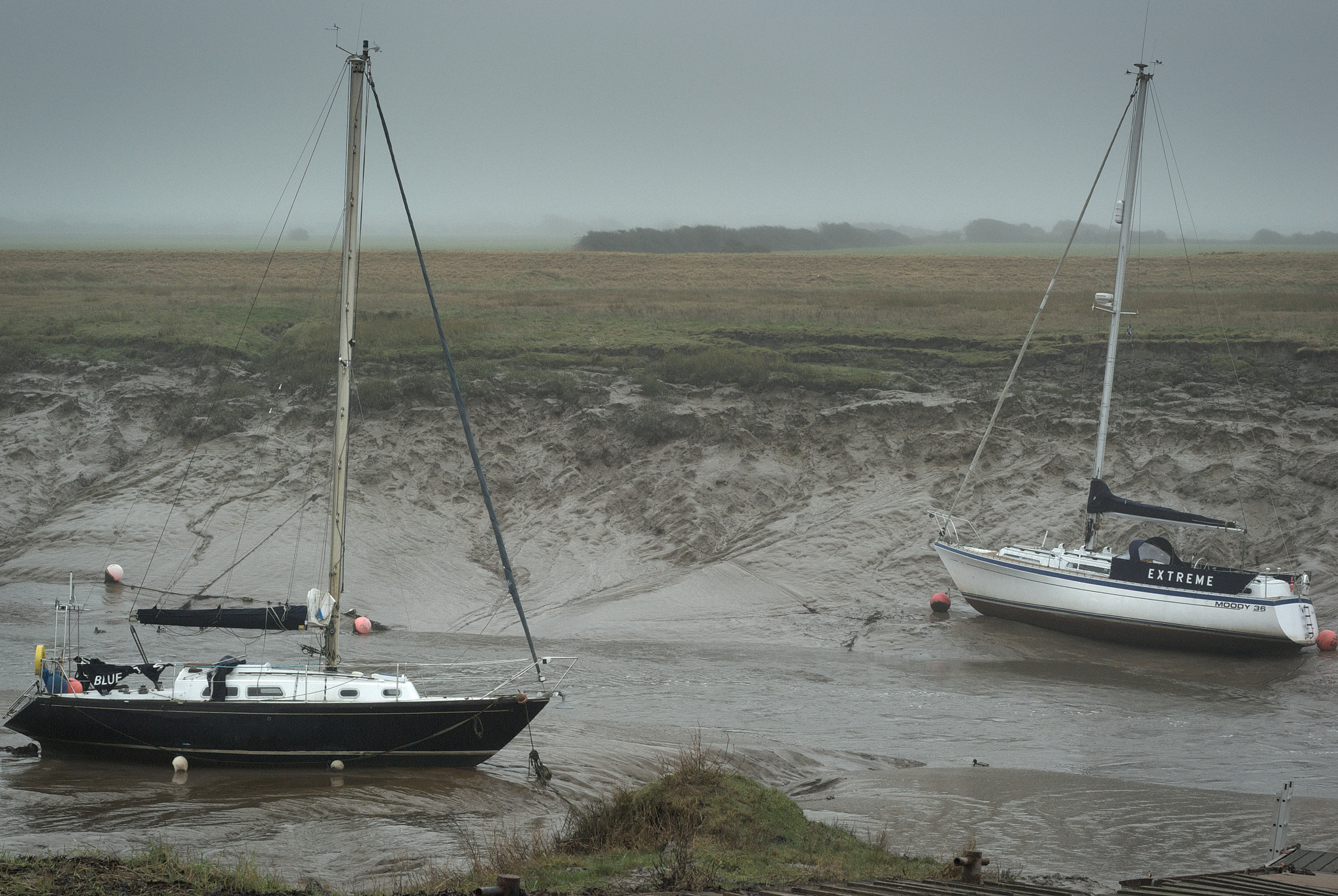 Nikon D80 sample photo. Extreme moody & blue photography