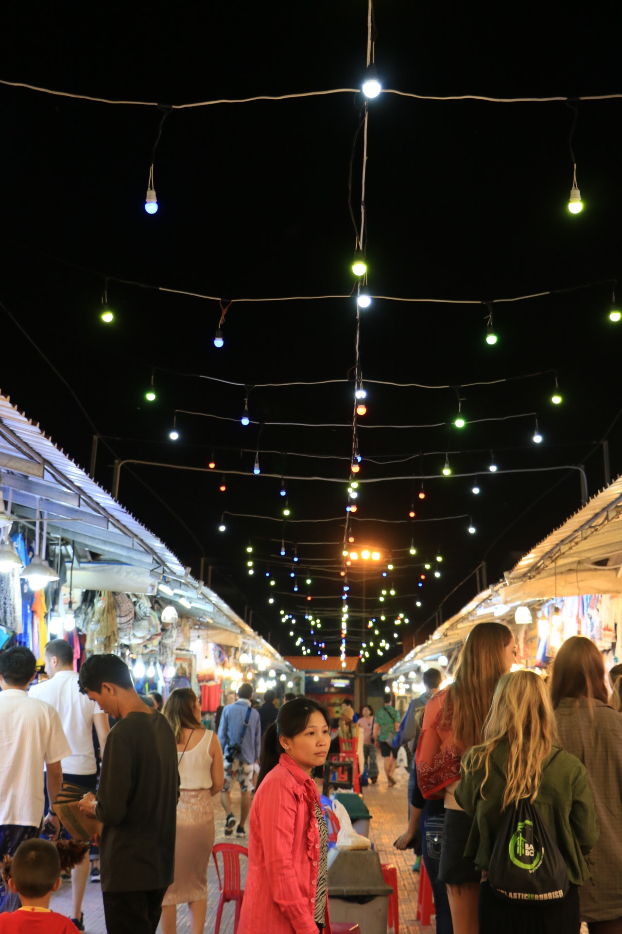 Canon EOS 760D (EOS Rebel T6s / EOS 8000D) sample photo. Night market in siem reap photography