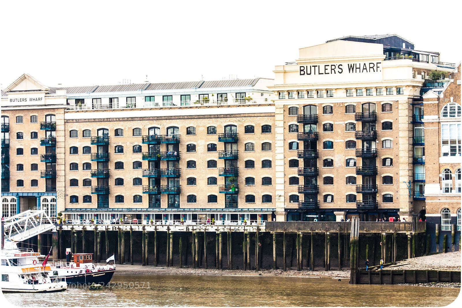 Canon EOS 450D (EOS Rebel XSi / EOS Kiss X2) sample photo. Butler's wharf photography