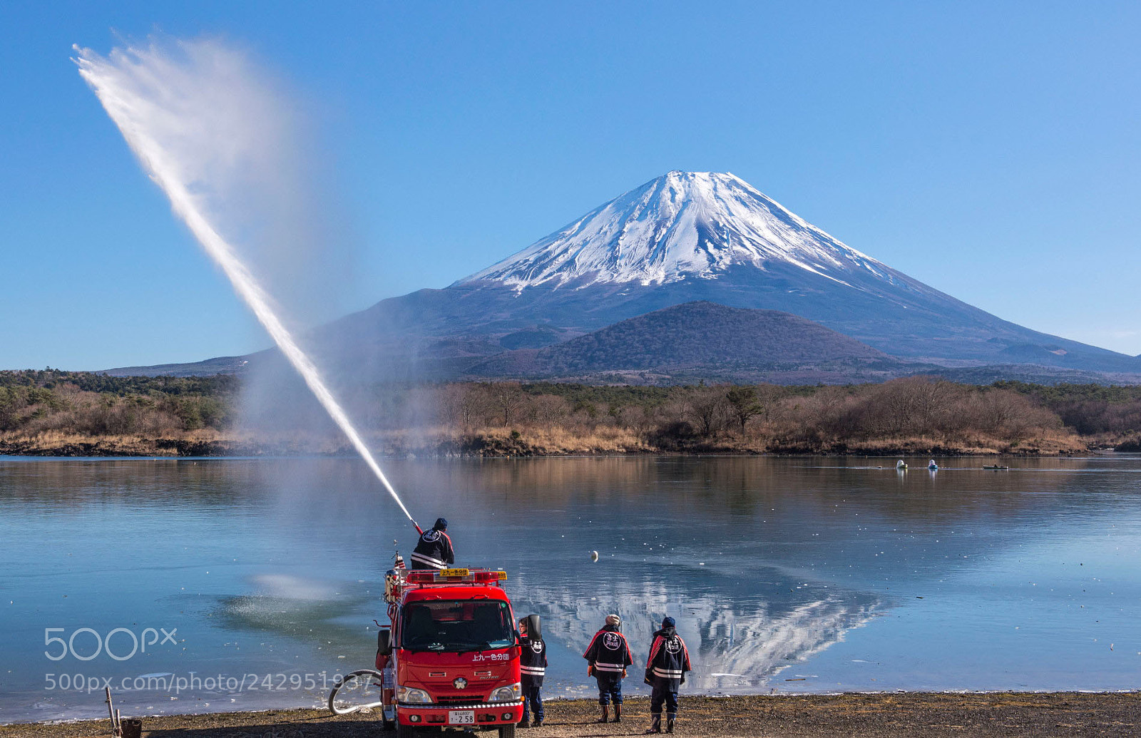 Nikon D600 sample photo. Spray against mt.fuji photography