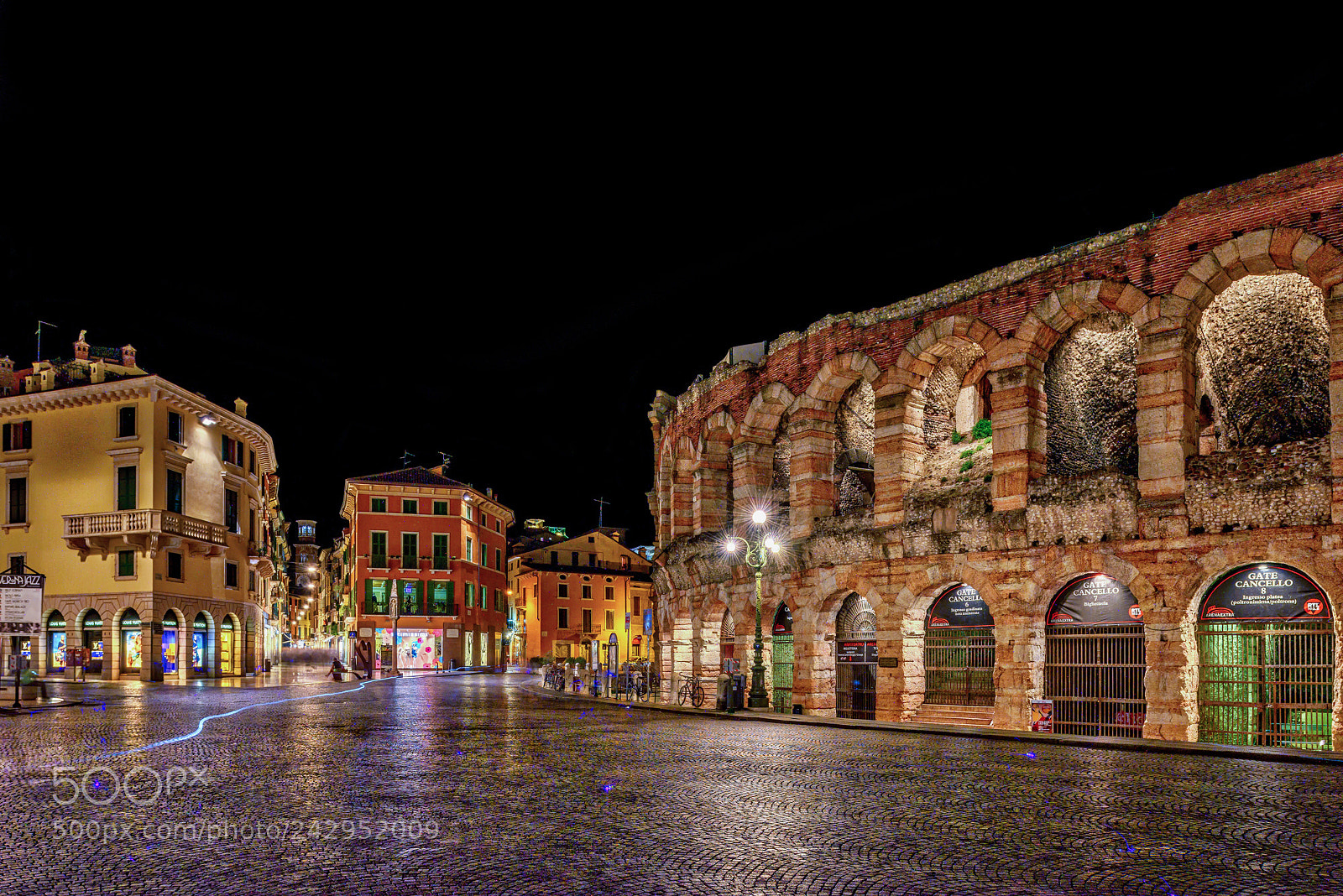Nikon D810 sample photo. Verona by night ! photography