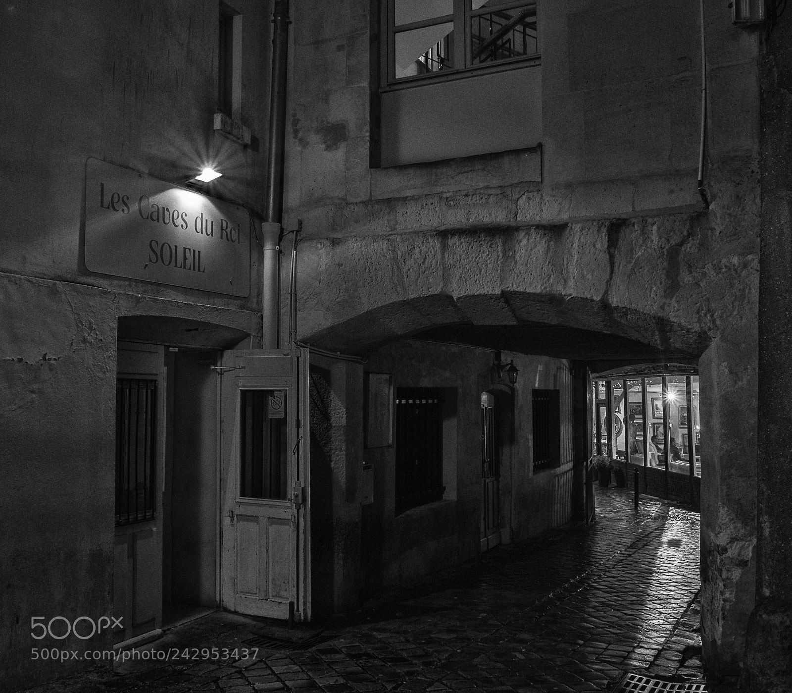 Fujifilm X-T20 sample photo. Dark passage photography