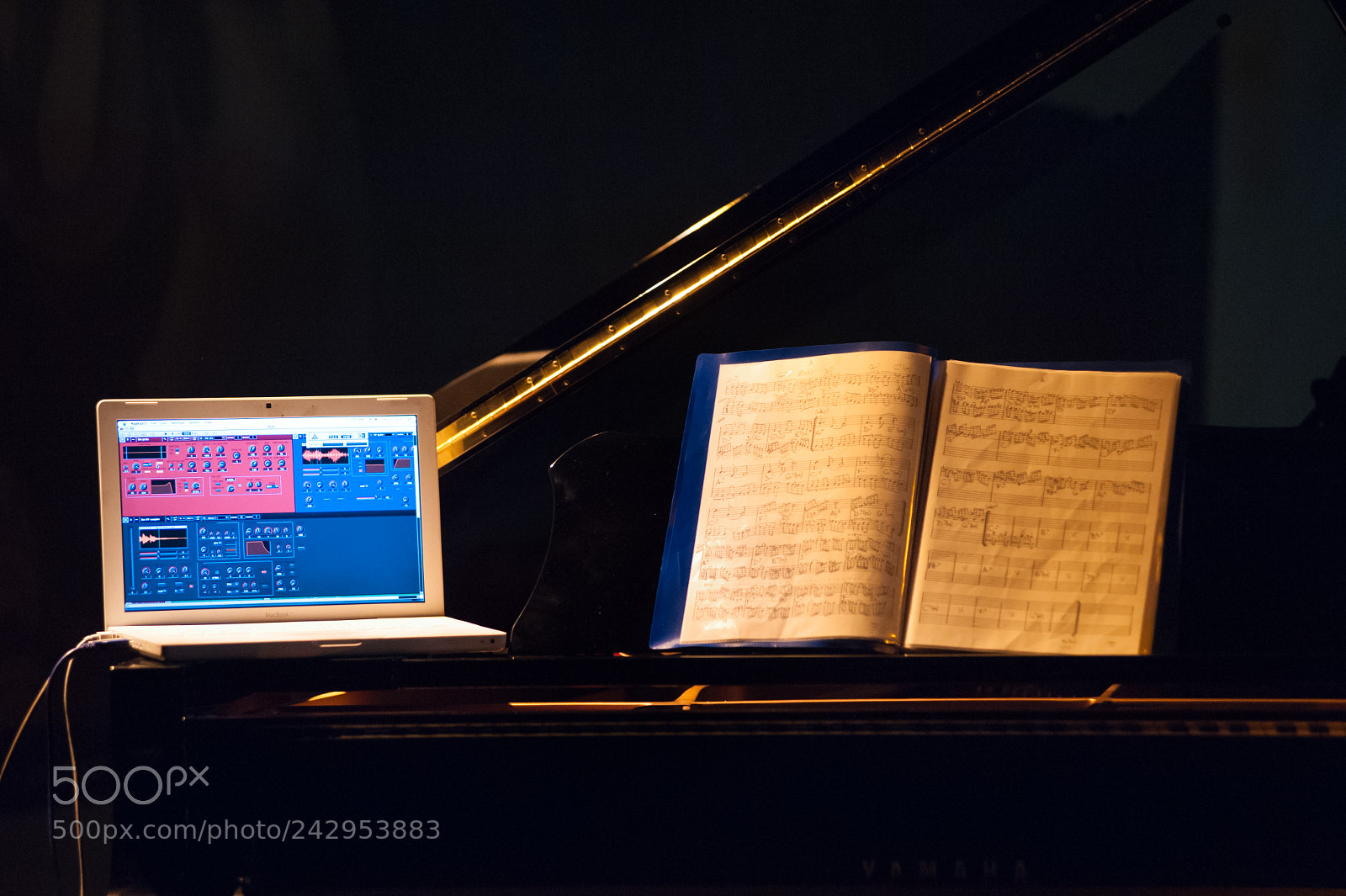 Nikon D700 sample photo. Past and present photography