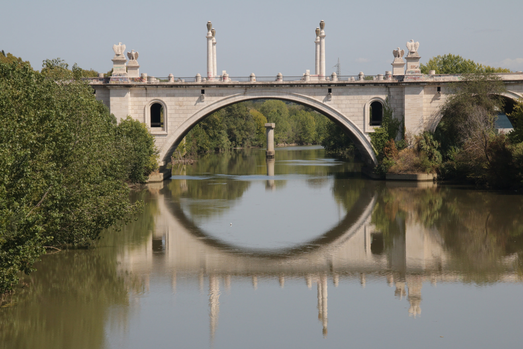 Canon EOS 760D (EOS Rebel T6s / EOS 8000D) + Sigma 18-200mm f/3.5-6.3 DC OS sample photo. Ponte flaminio bridge north of rome photography