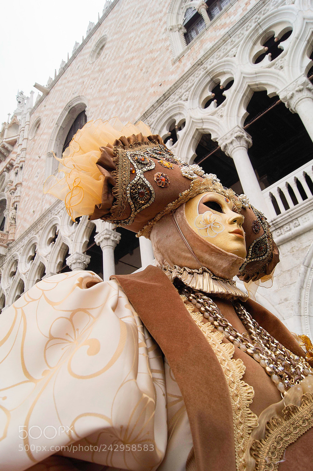 Sony SLT-A55 (SLT-A55V) sample photo. The carnival is coming photography