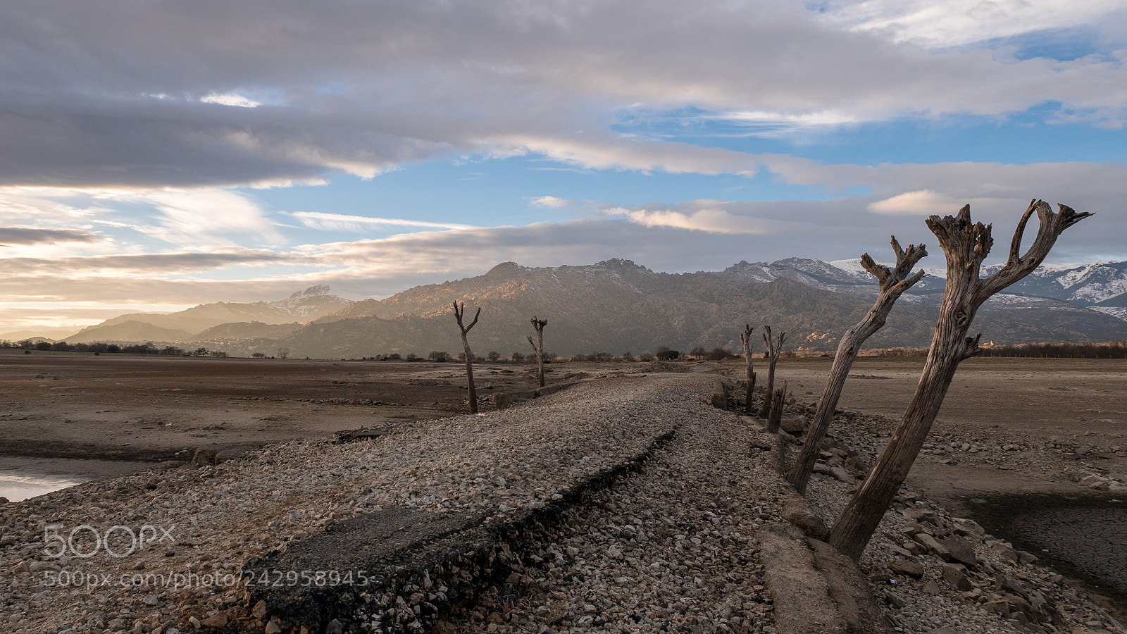 Panasonic Lumix DMC-GX85 (Lumix DMC-GX80 / Lumix DMC-GX7 Mark II) sample photo. Abandoned road photography