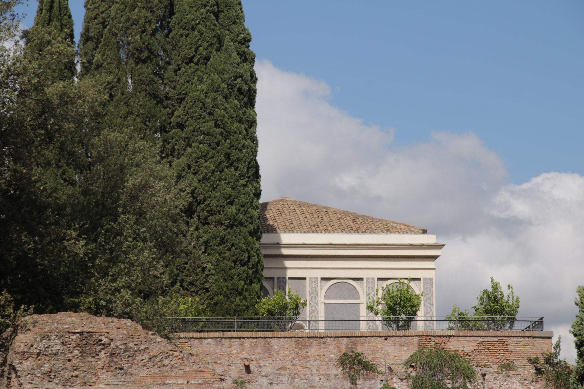 Sigma 18-200mm f/3.5-6.3 DC OS sample photo. A villa in rome photography