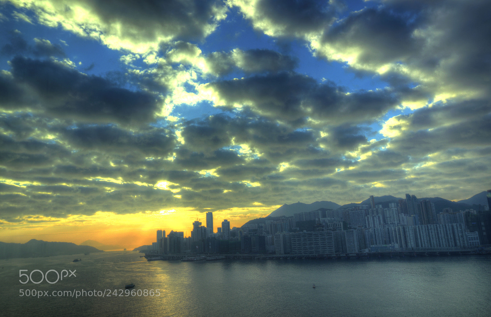 Canon EOS 550D (EOS Rebel T2i / EOS Kiss X4) sample photo. Hong kong sunrise photography