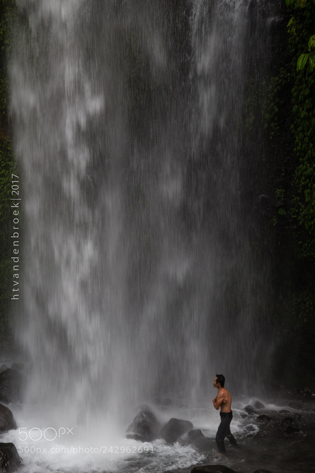 Canon EOS 100D (EOS Rebel SL1 / EOS Kiss X7) sample photo. Force of water photography