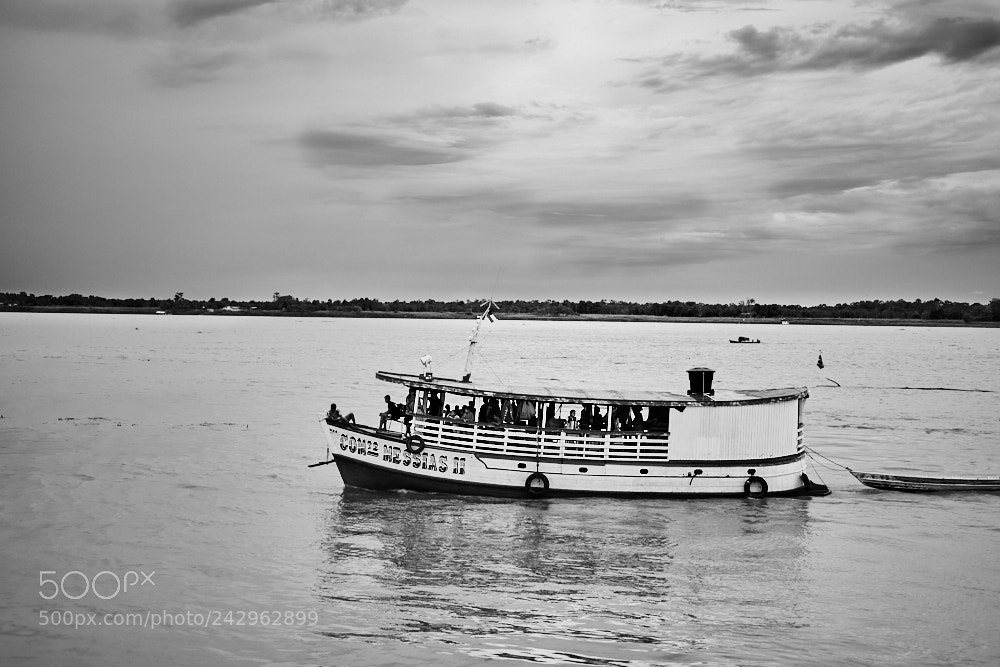 Fujifilm X-E2 sample photo. By the rivers of photography
