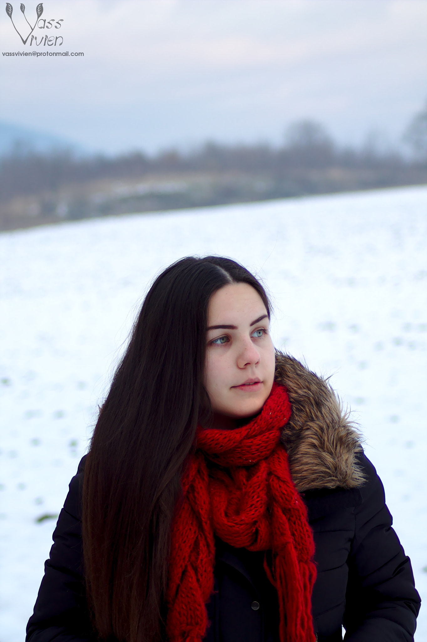 Canon EOS 1100D (EOS Rebel T3 / EOS Kiss X50) sample photo. Girl with red scarf photography