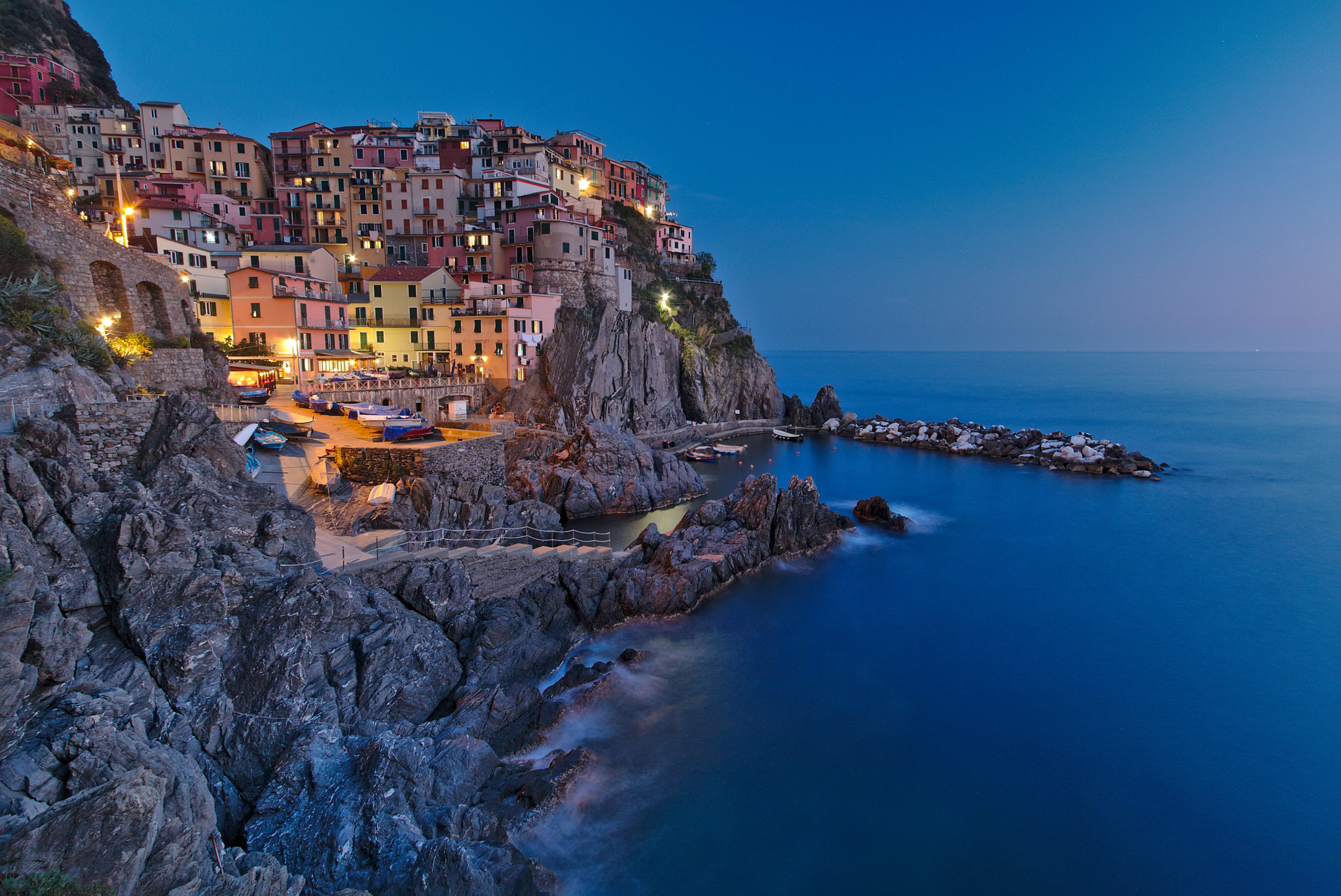 Canon EF-S 10-22mm F3.5-4.5 USM sample photo. Manarola photography