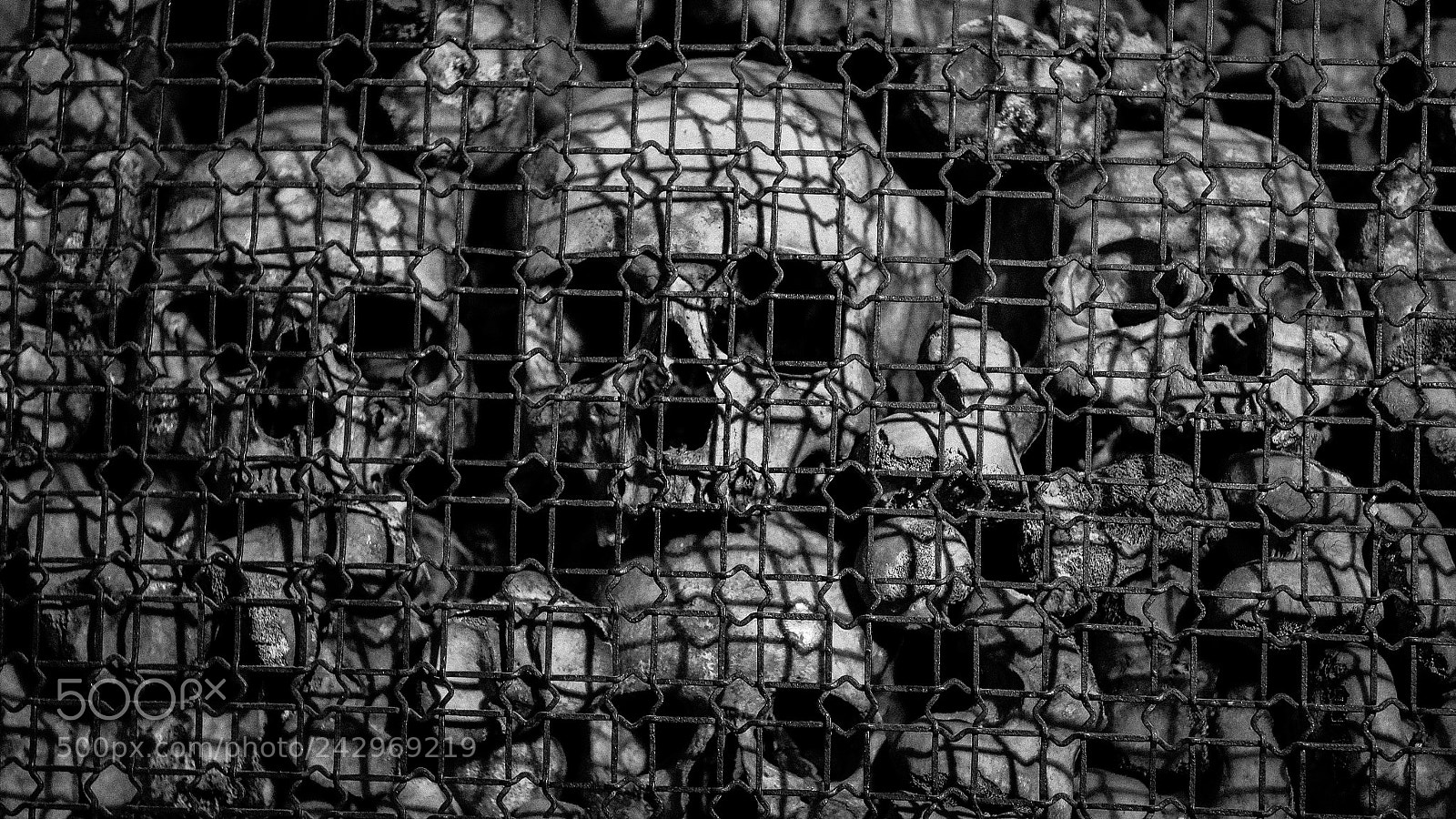 Olympus OM-D E-M10 sample photo. Ossuary display in san photography