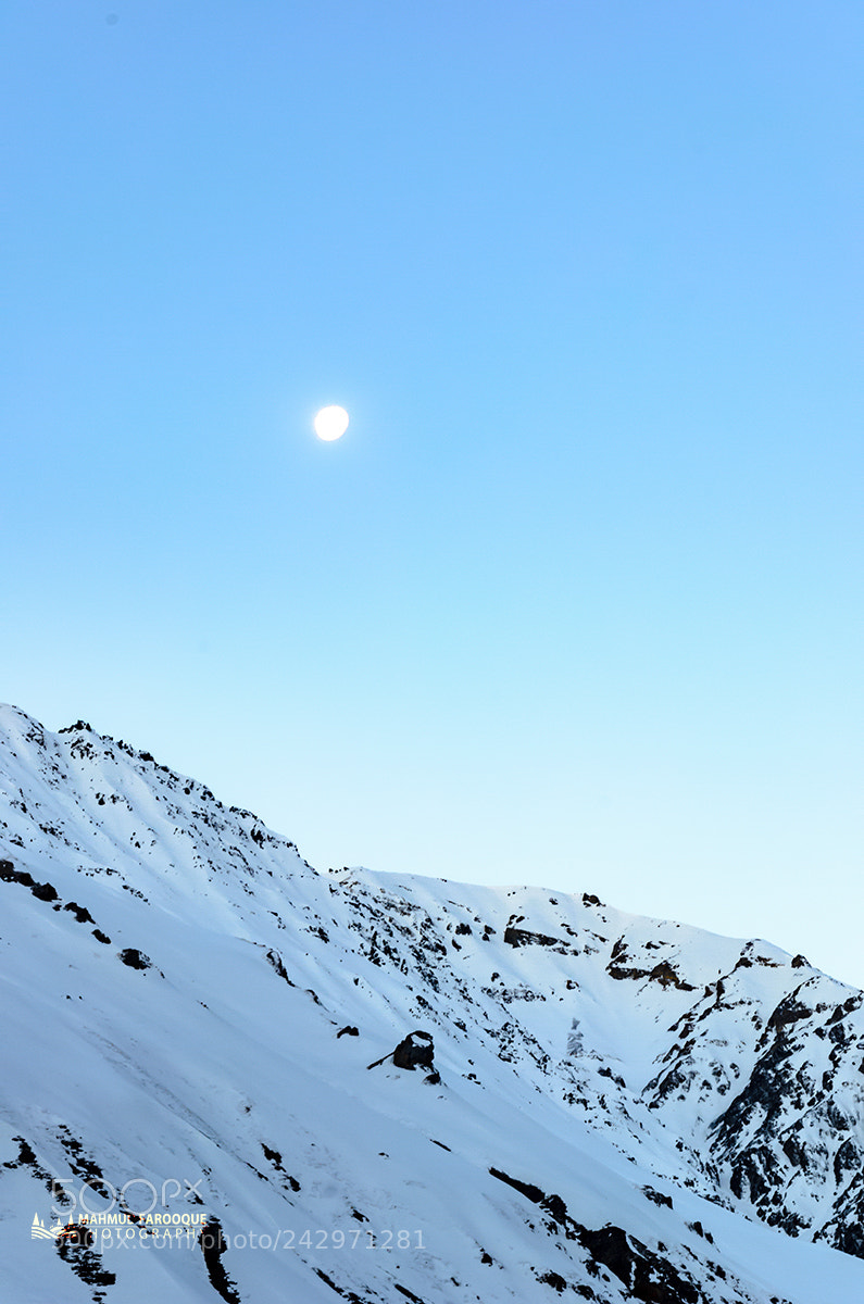 Nikon D5100 sample photo. Moon over annapurna, yak photography