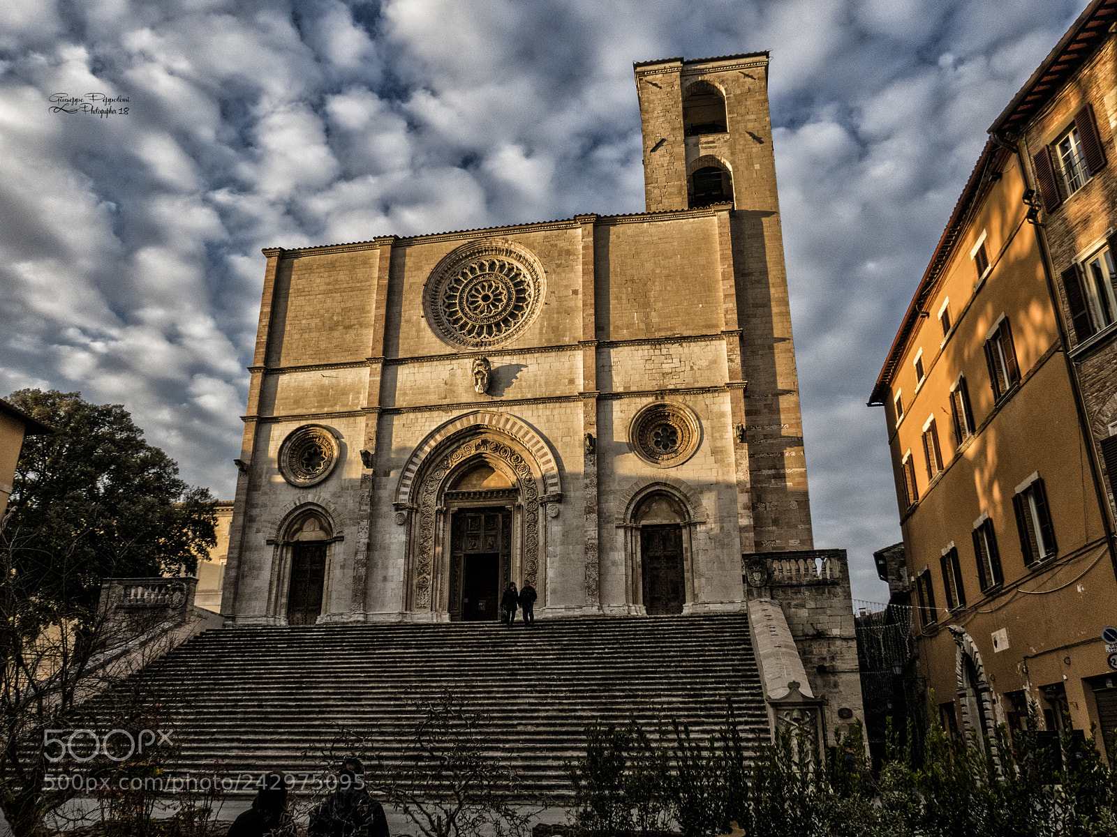 Canon PowerShot G3 X sample photo. Todi (pg) photography