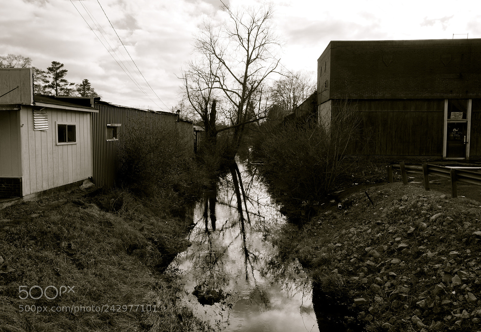Sony Alpha NEX-3N sample photo. Rundown reflect photography