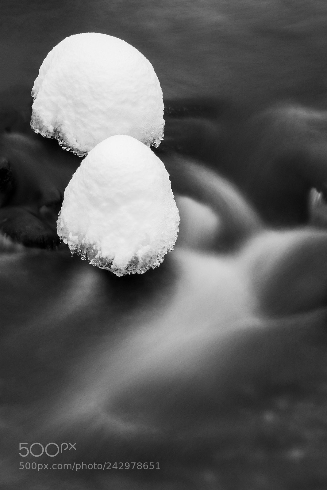 Canon EOS 60D sample photo. White green stream photography
