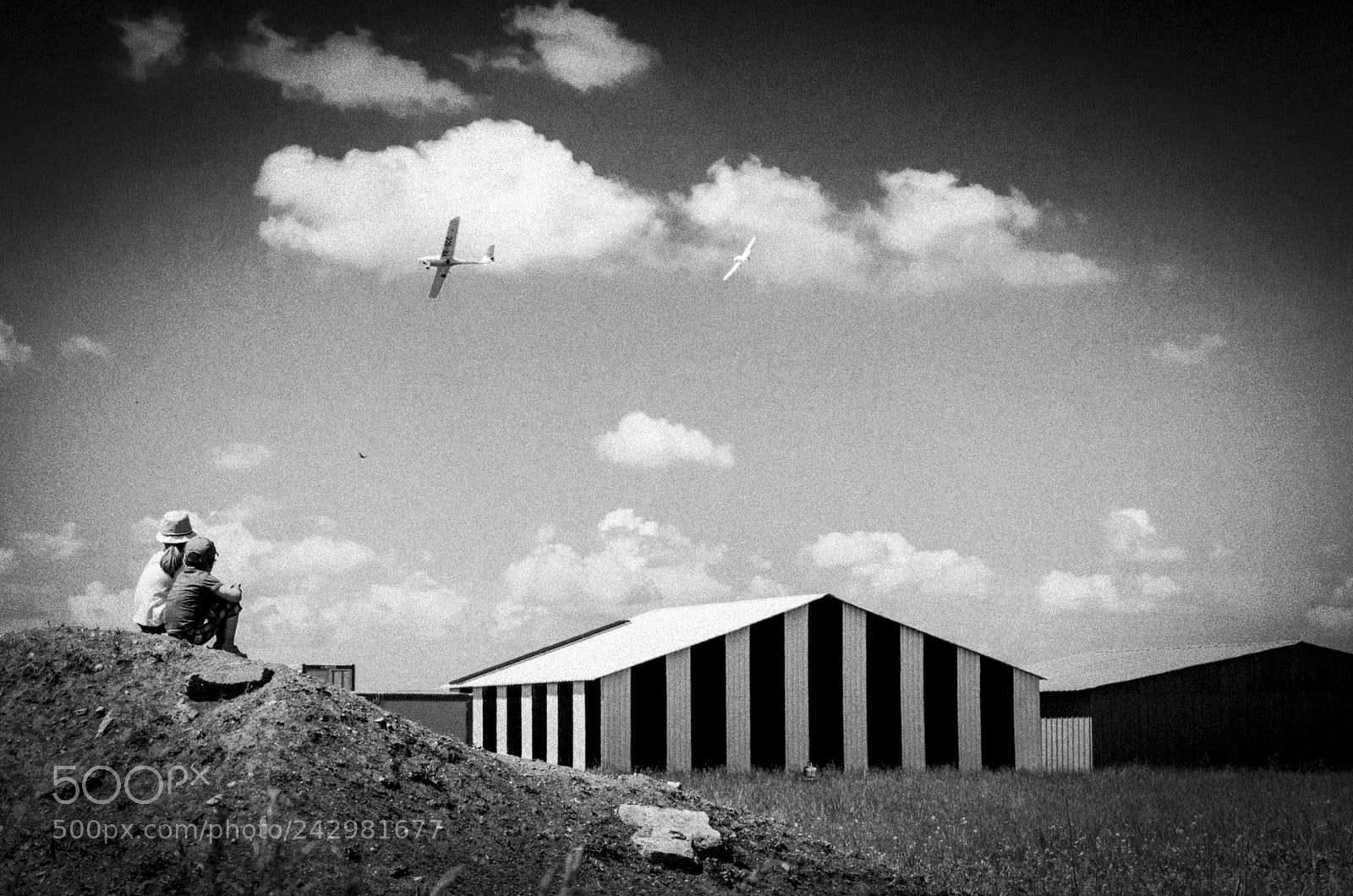 Nikon D5100 sample photo. Kids and airplanes photography