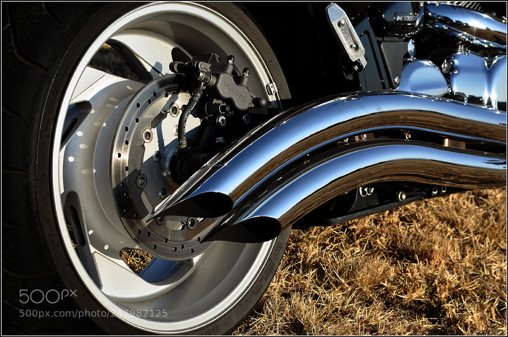 Nikon D90 sample photo. Harley chrome photography