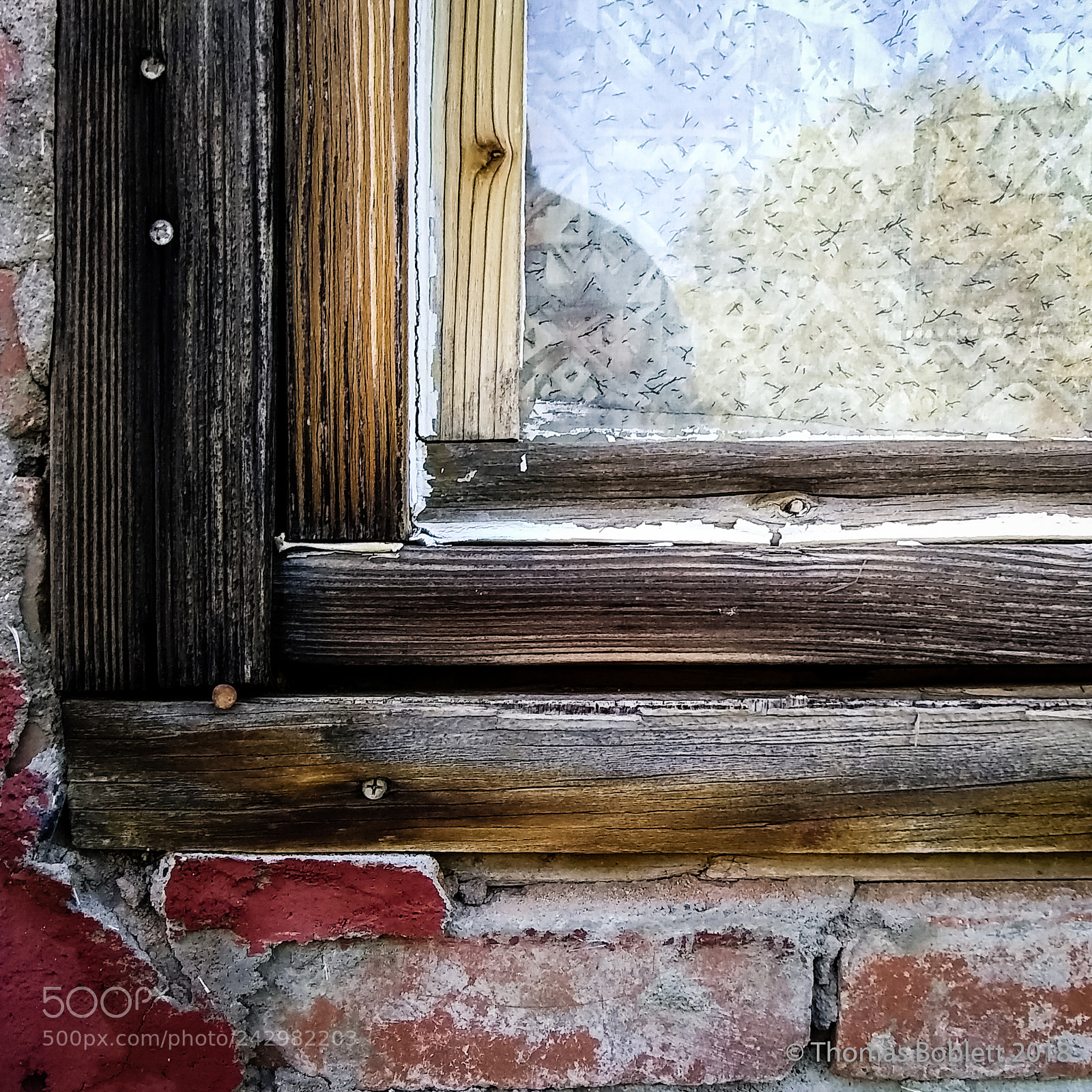 Motorola Moto E4 sample photo. Window detail photography