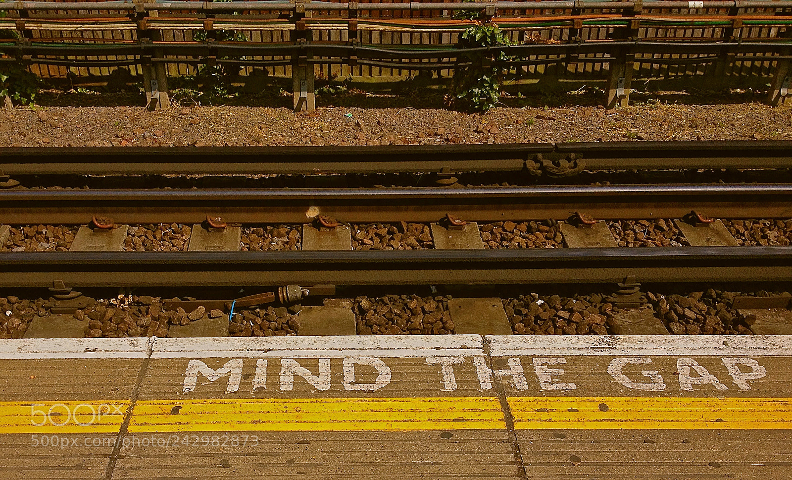 Apple iPhone 4S sample photo. Mind the gap photography