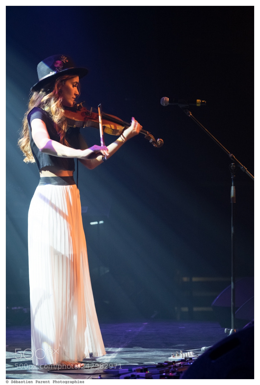 Fujifilm X-T1 sample photo. Gabriella performing at the photography
