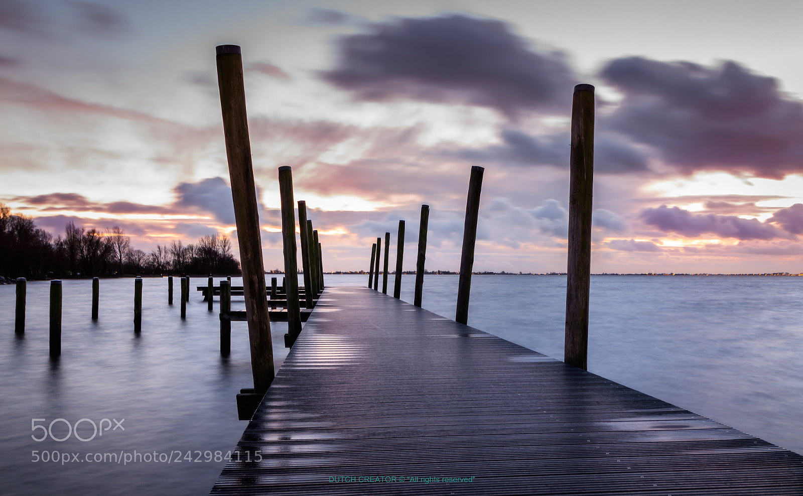 Canon EOS 1300D (EOS Rebel T6 / EOS Kiss X80) sample photo. Wooden jetty at aalsmeer photography