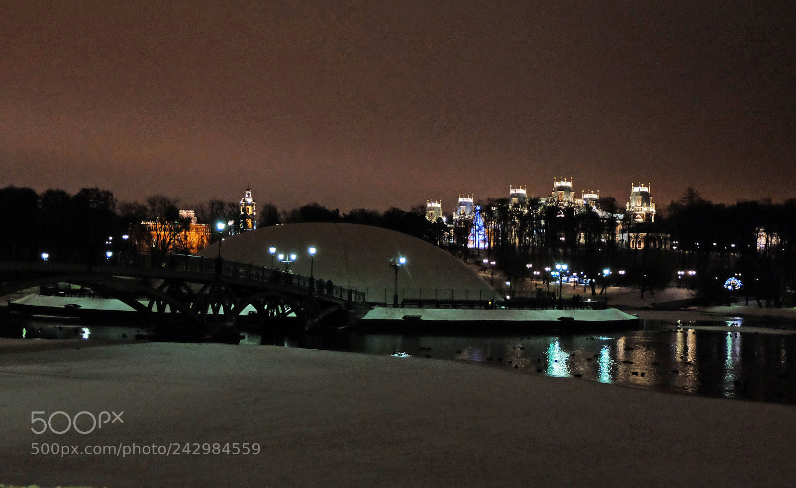 Fujifilm X-M1 sample photo. At night photography