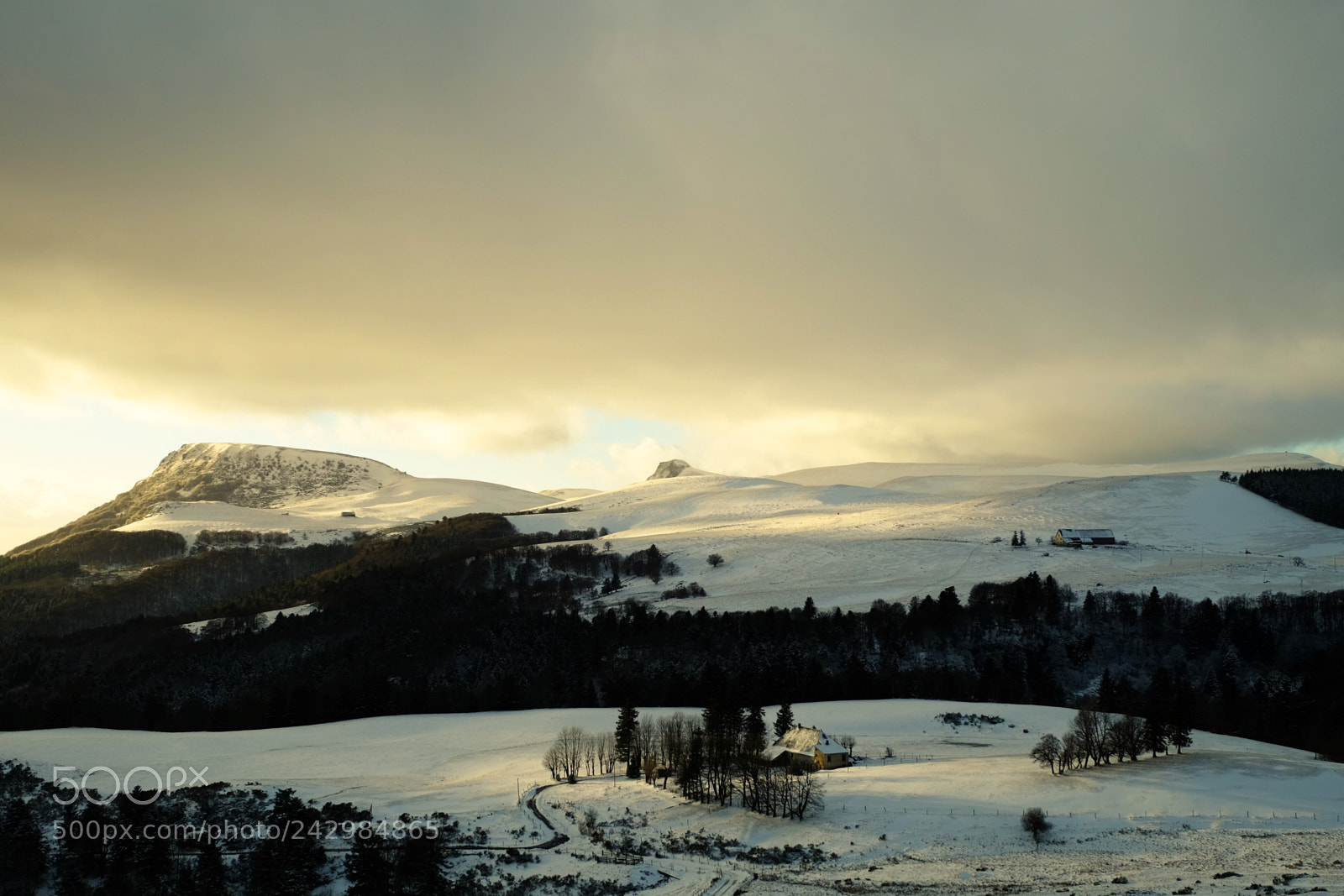 Fujifilm X-T1 sample photo. L'auvergne photography