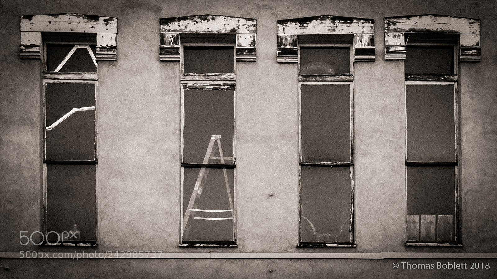 Canon PowerShot G16 sample photo. 4 windows photography