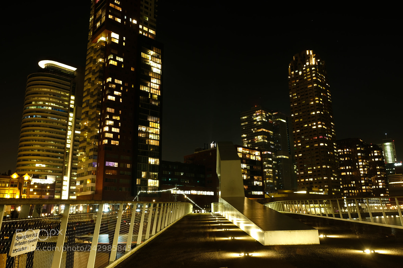 Fujifilm X-T2 sample photo. Rotterdam by night photography