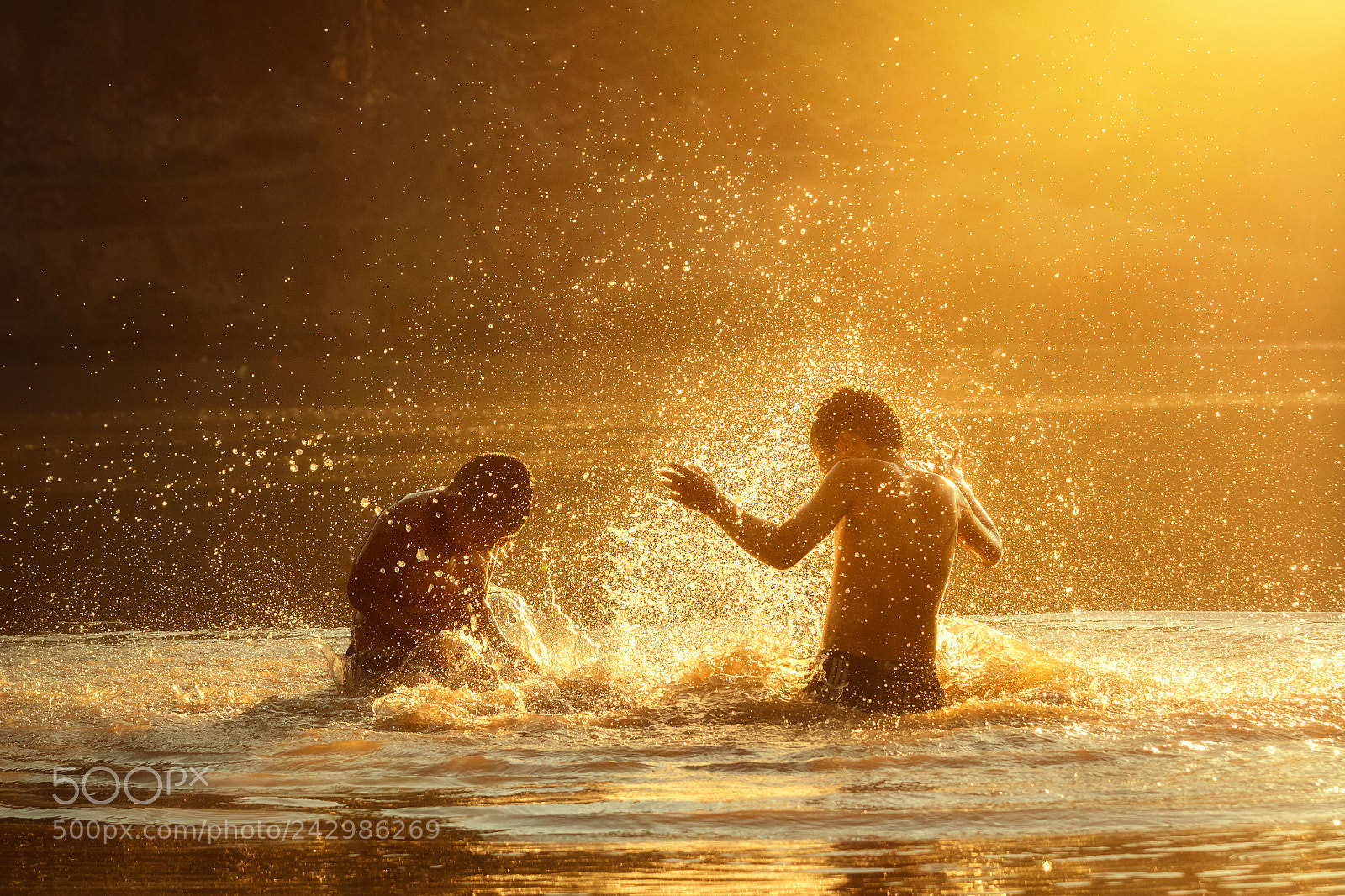 Canon EOS 60D sample photo. Children play splash water. photography