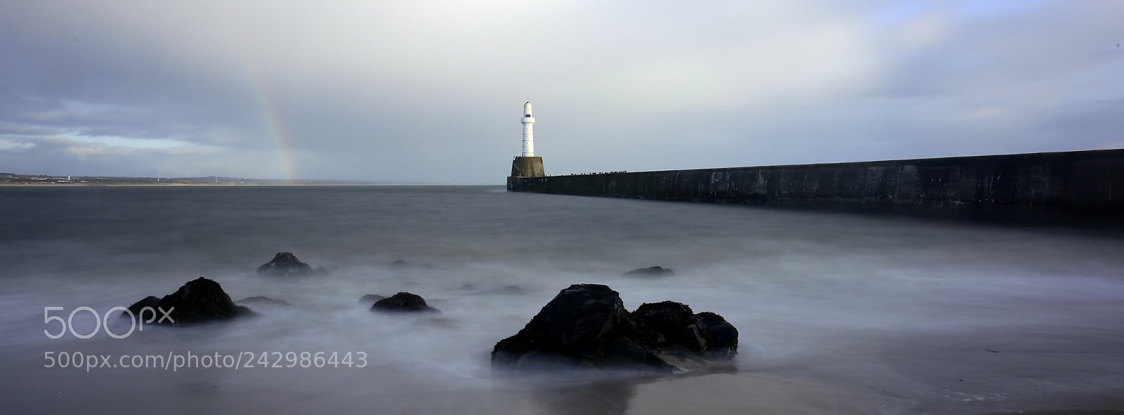 Canon EF 24-70mm F4L IS USM sample photo. Aberdeen harbour photography