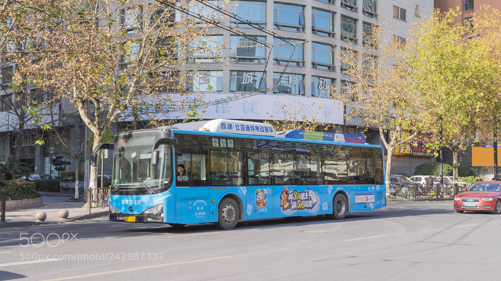 Sony a7 II sample photo. Hangzhou electricity bus photography